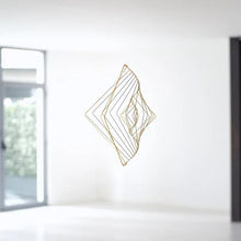 Lade das Bild in den Galerie-Viewer, Handgemachte magische Welle - faszinierendes kinetisches Windspiel
